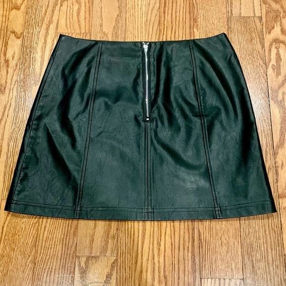 Leather Mini Skirt - Size M - Picture 5 of 8